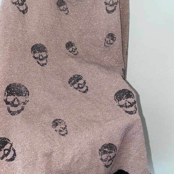 Glittery Skull Tanktop - Picture 2 of 2